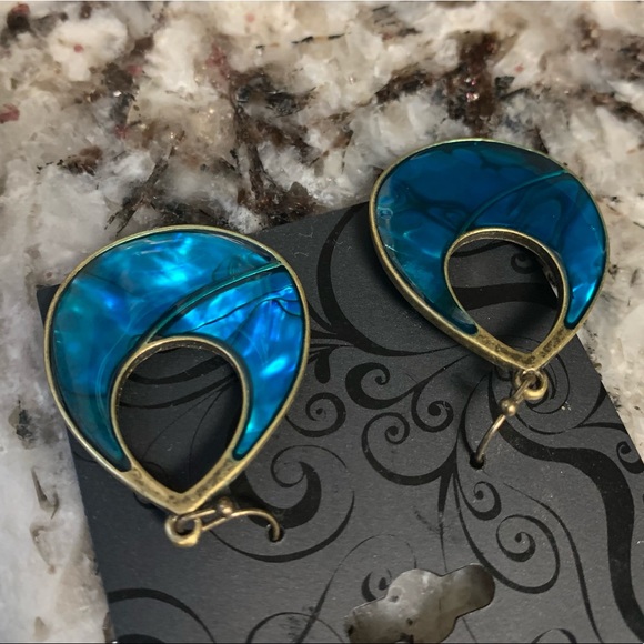 Vintage Genuine Abalone large Dangling blue green brushed brass shiny earrings - Picture 4 of 14